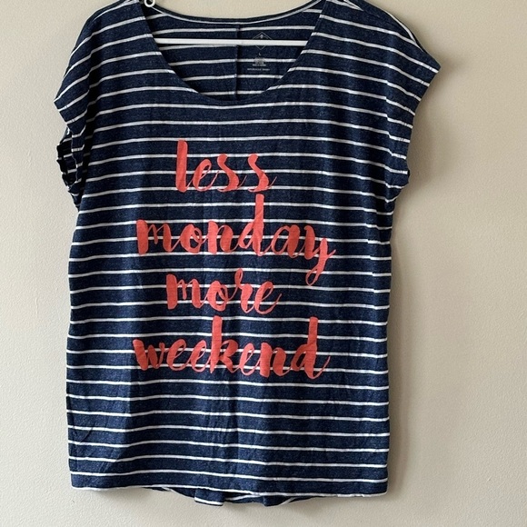 🎈🎈🎈St John’s  Bay Less Monday More Weekend T-Shirt Size Large - Picture 2 of 11